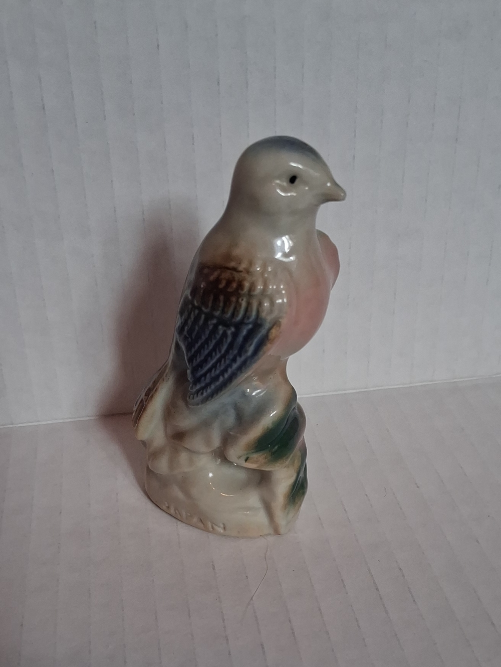 Small Vintage Ceramic Bird Figurine Made In Japan  1950-1970s